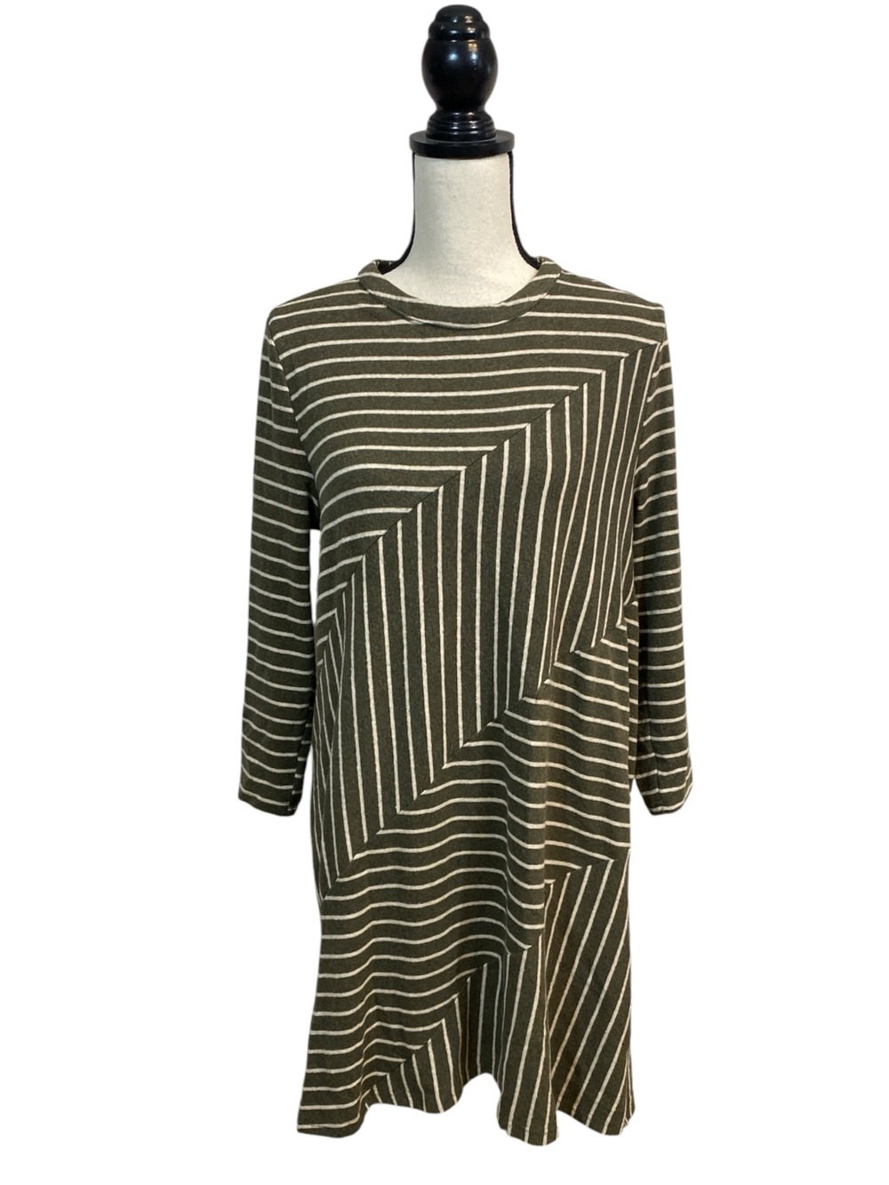 Doe & Rae Olive Stripe Knit Shift Dress Small